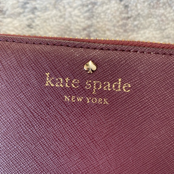EUC KATE SPADE | Maroon Continental Wallet - Picture 4 of 7
